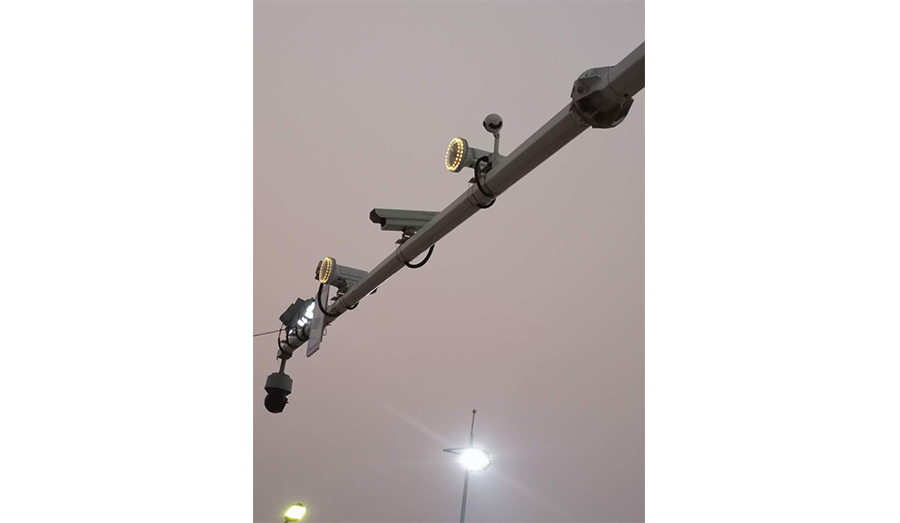 豐上光電新型四合一環保補光燈助力環保卡口項目