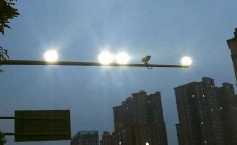 抓拍閃光燈太刺眼？豐上光電來(lái)解決！